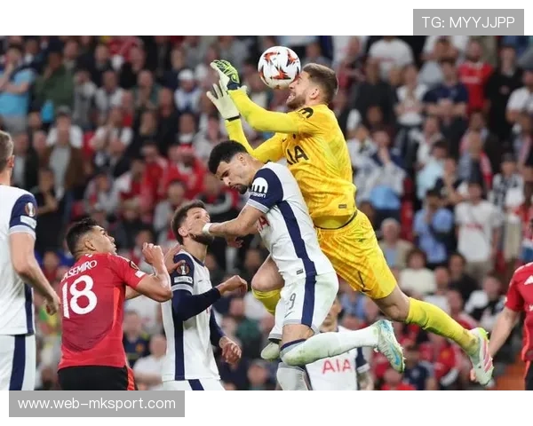 托特纳姆热刺门将神扑救险，成功守住三分，托特纳姆 热刺