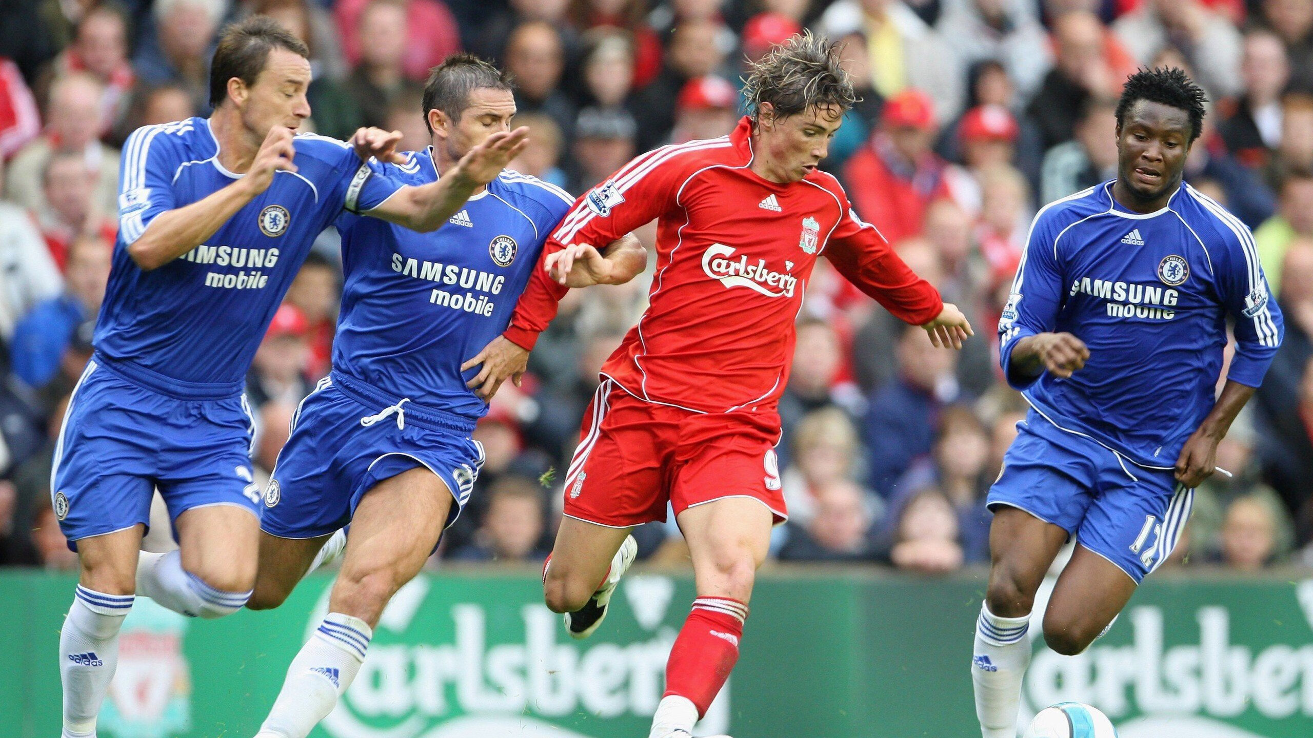 世界杯半决赛:南美德比火药味十足 三张红牌引热议